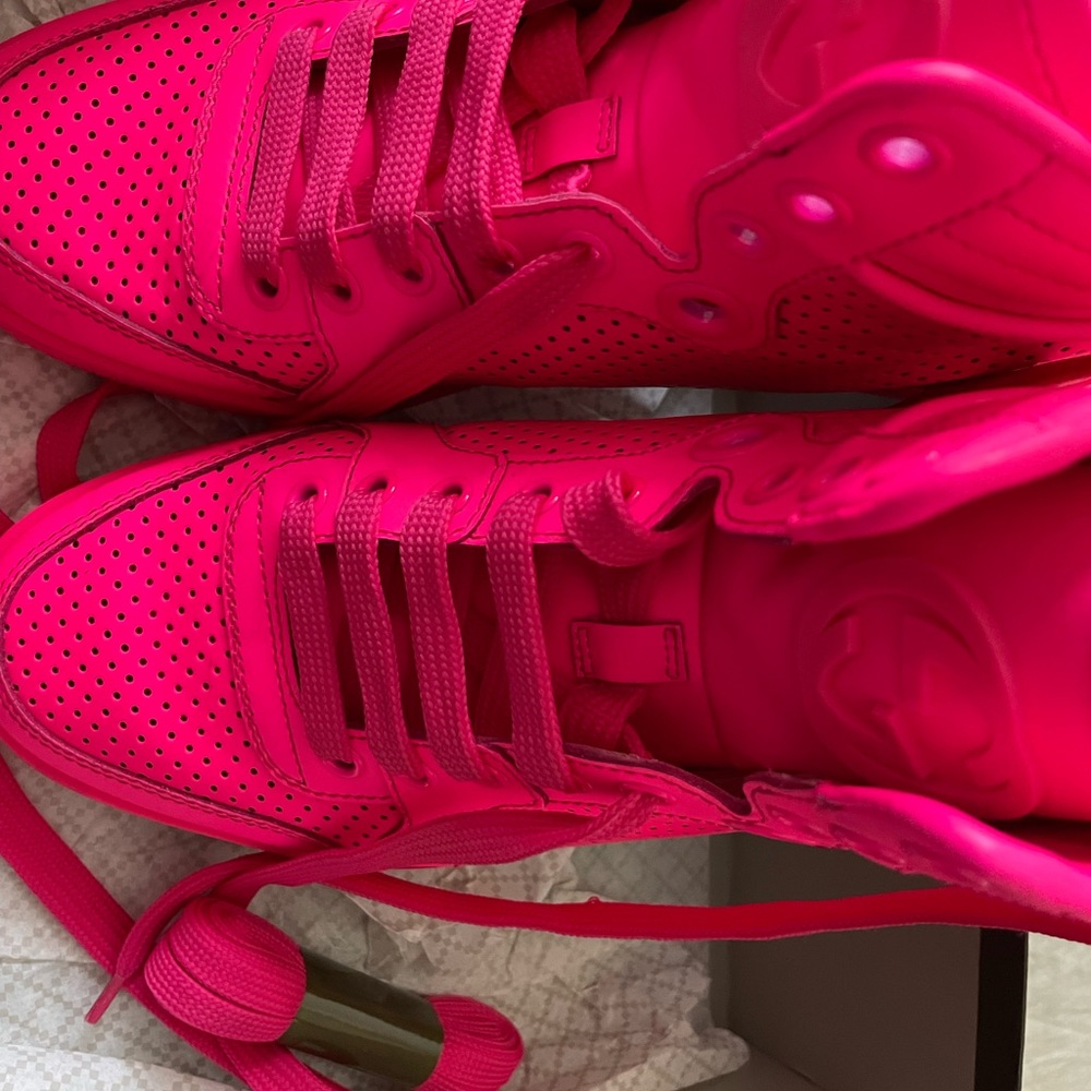 Gucci sneakers neon pink for womens